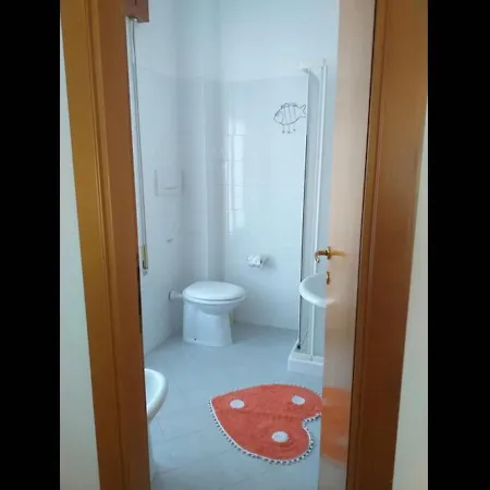 Bed & Breakfast Spacious Quadruple A Stone Throw From The Sea