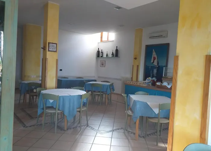 Couette-café Spacious Quadruple A Stone Throw From The Sea 3*