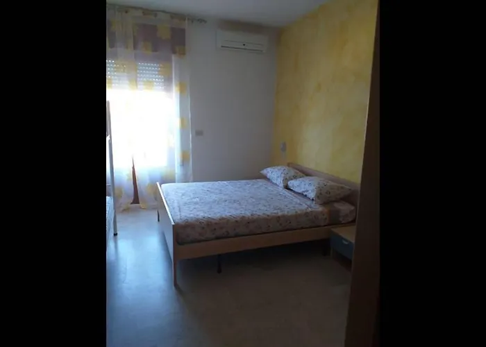 Spacious Quadruple A Stone Throw From The Sea Bed & Breakfast