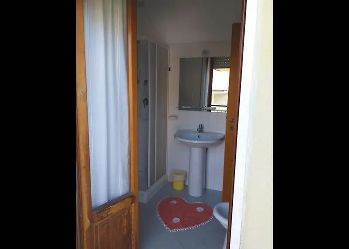 Bed & Breakfast Spacious Quadruple A Stone Throw From The Sea Pineto