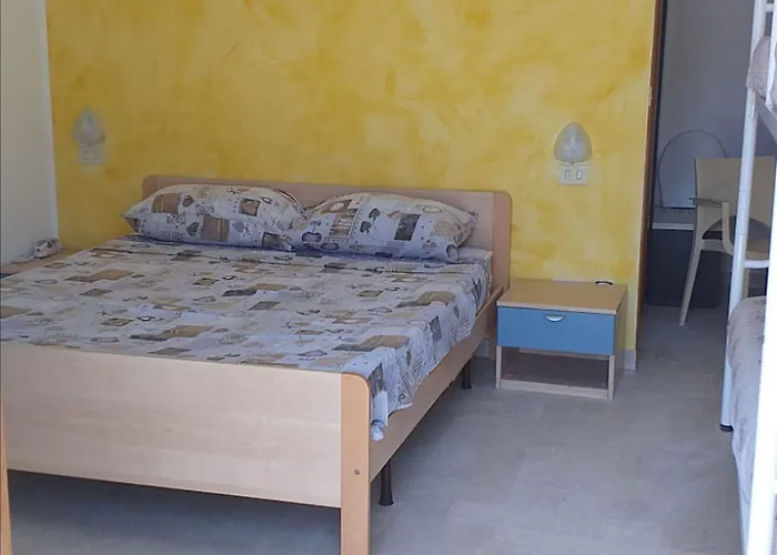 Spacious Quadruple A Stone Throw From The Sea Bed & Breakfast 3*